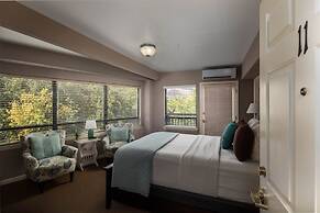 The Inn Above Oak Creek