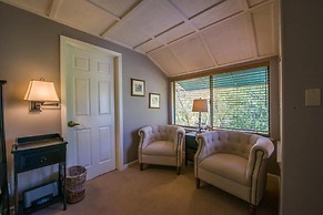 The Inn Above Oak Creek