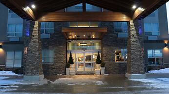 Holiday Inn Express Golden-Kicking Horse by IHG