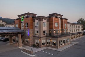 Holiday Inn Express Golden-Kicking Horse by IHG