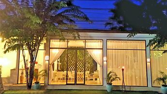 La Cabana Hotel and Villas