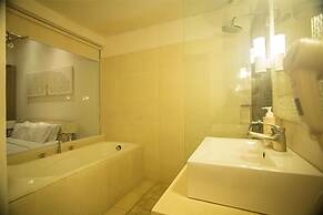 La Cabana Hotel and Villas