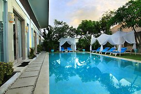 La Cabana Hotel and Villas