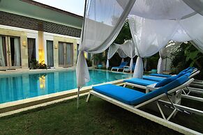 La Cabana Hotel and Villas