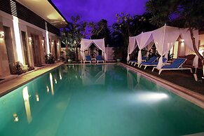 La Cabana Hotel and Villas