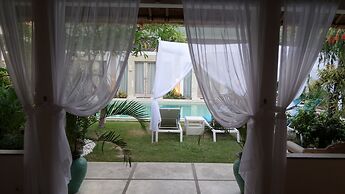 La Cabana Hotel and Villas