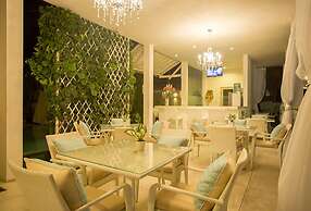 La Cabana Hotel and Villas