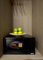 V Hotel Bencoolen
