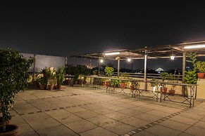 Tavisha Hotel