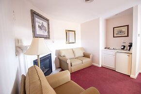 The Lucerne Inn