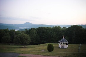 The Lucerne Inn