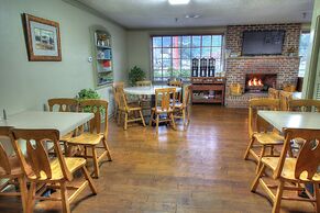 The Historic Gatlinburg Inn