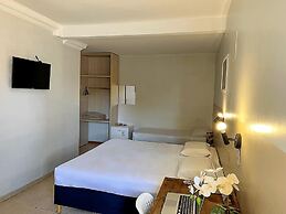 Hotel El Pilar by Bsb Inn