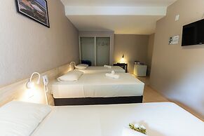 Hotel El Pilar by Bsb Inn