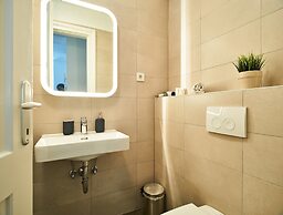 Central Downtown Apartments by Irundo