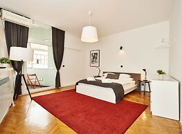 Central Downtown Apartments by Irundo