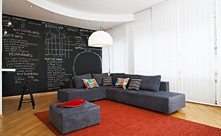 Central Downtown Apartments by Irundo