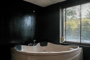 Seven Senses Guest House