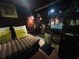 Seven Senses Guest House