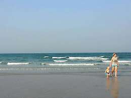 Nern Chalet Beachfront Hotel