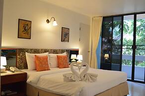 Nern Chalet Beachfront Hotel