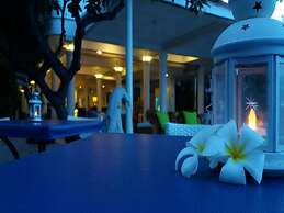 Nern Chalet Beachfront Hotel