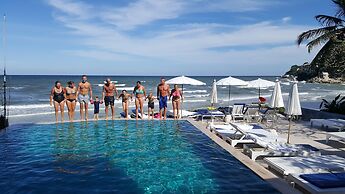 Nern Chalet Beachfront Hotel