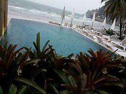 Nern Chalet Beachfront Hotel