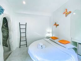 Nern Chalet Beachfront Hotel