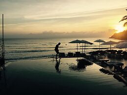 Nern Chalet Beachfront Hotel