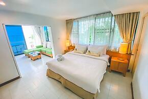 Nern Chalet Beachfront Hotel