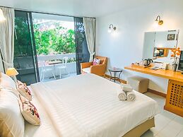 Nern Chalet Beachfront Hotel