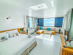 Nern Chalet Beachfront Hotel