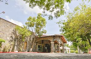 Coral Cuernavaca Resort & Spa