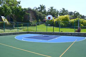 Coral Cuernavaca Resort & Spa