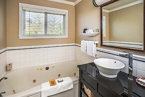 Cannon Beach Hotel Collection