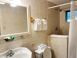 Lindbergh Bay Hotel and Villas