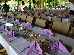 Lindbergh Bay Hotel and Villas