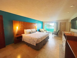 Lindbergh Bay Hotel and Villas