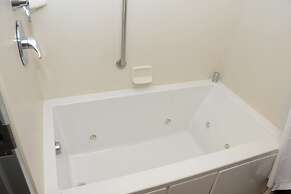 Hampton Inn & Suites Albany At Albany Mall