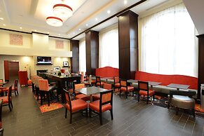 Hampton Inn & Suites Albany At Albany Mall