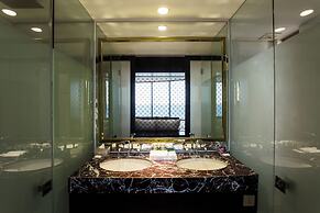 Holiday Beach Hotel Danang