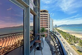 Holiday Beach Hotel Danang