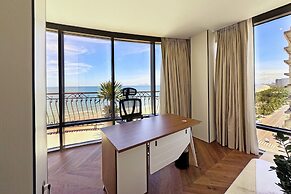 Holiday Beach Hotel Danang
