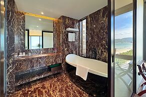 Holiday Beach Hotel Danang
