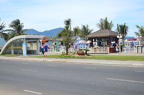 Holiday Beach Hotel Danang