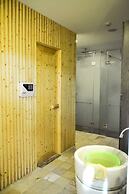 Holiday Beach Hotel Danang