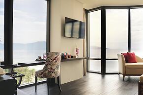 Holiday Beach Hotel Danang