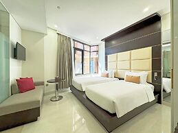 Holiday Beach Hotel Danang