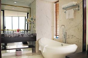 Holiday Beach Hotel Danang